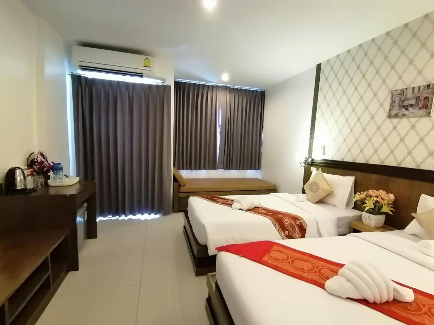 Nj Patong Hotel Exterior foto
